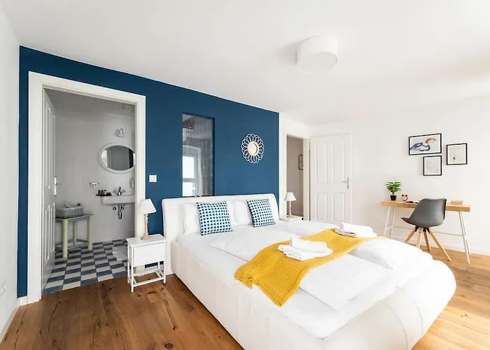 Cozy 1br Duplex Near Center By Hm
